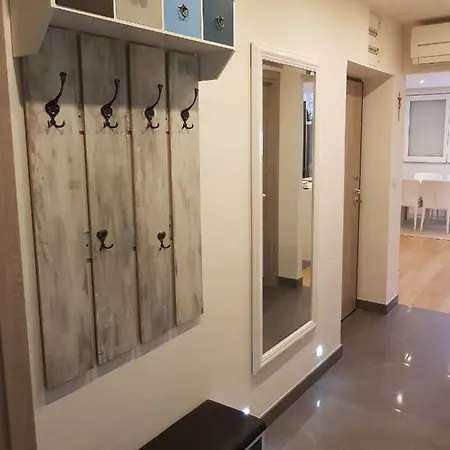 Maris Apartment
