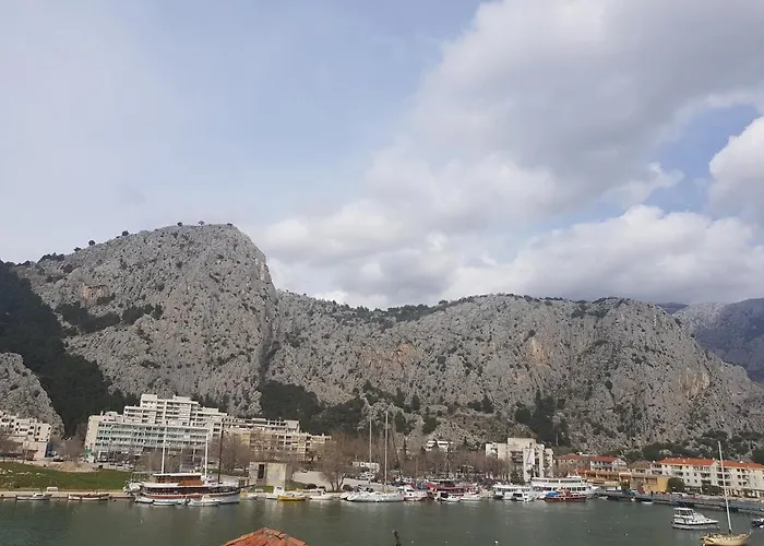 Maris * Omiš